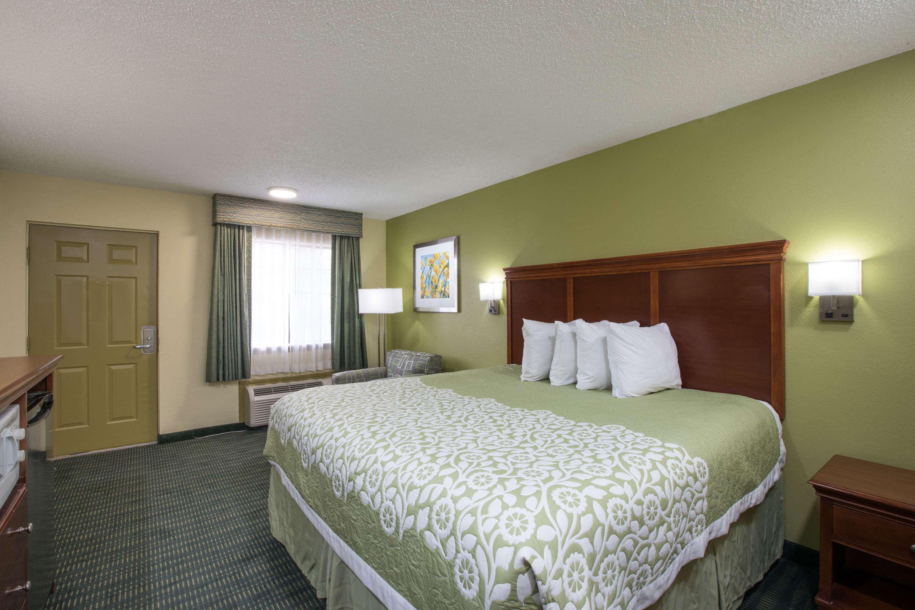 Days Inn & Suites Big Spring Exterior foto